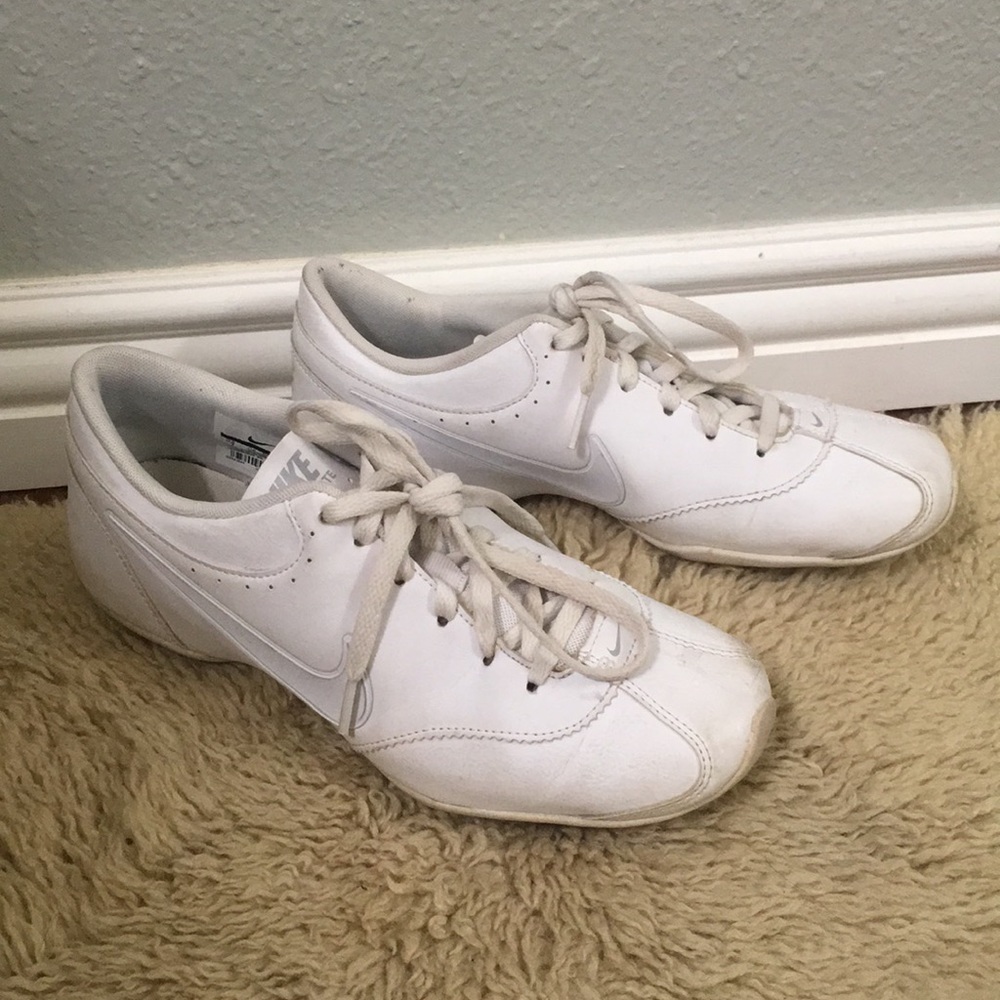 Nike cheer shoes